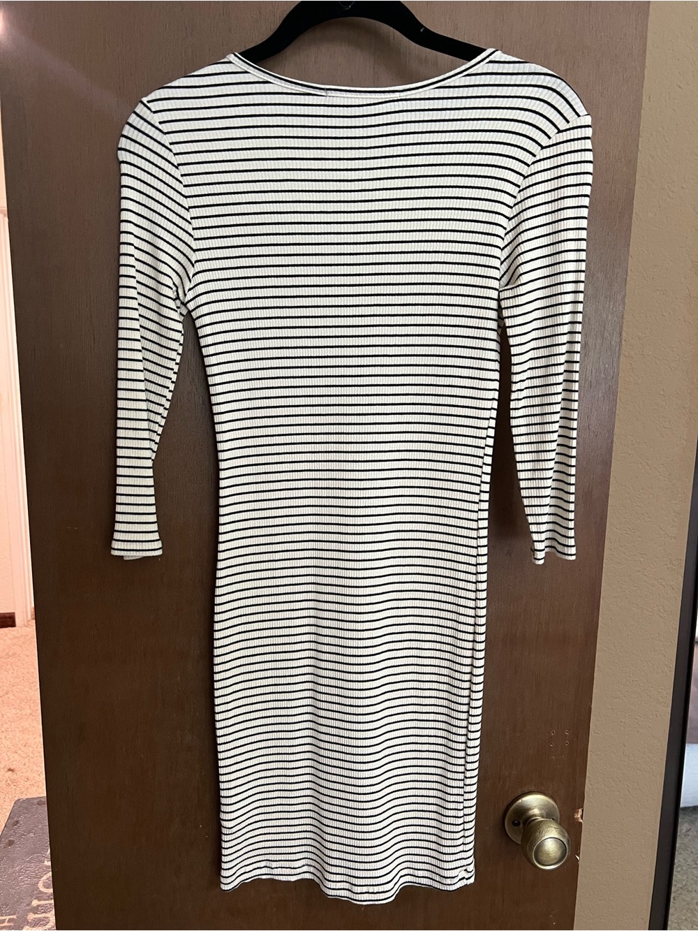 Forever 21 Black and White Striped Long Sleeve Midi Dress - Picture 3 of 3